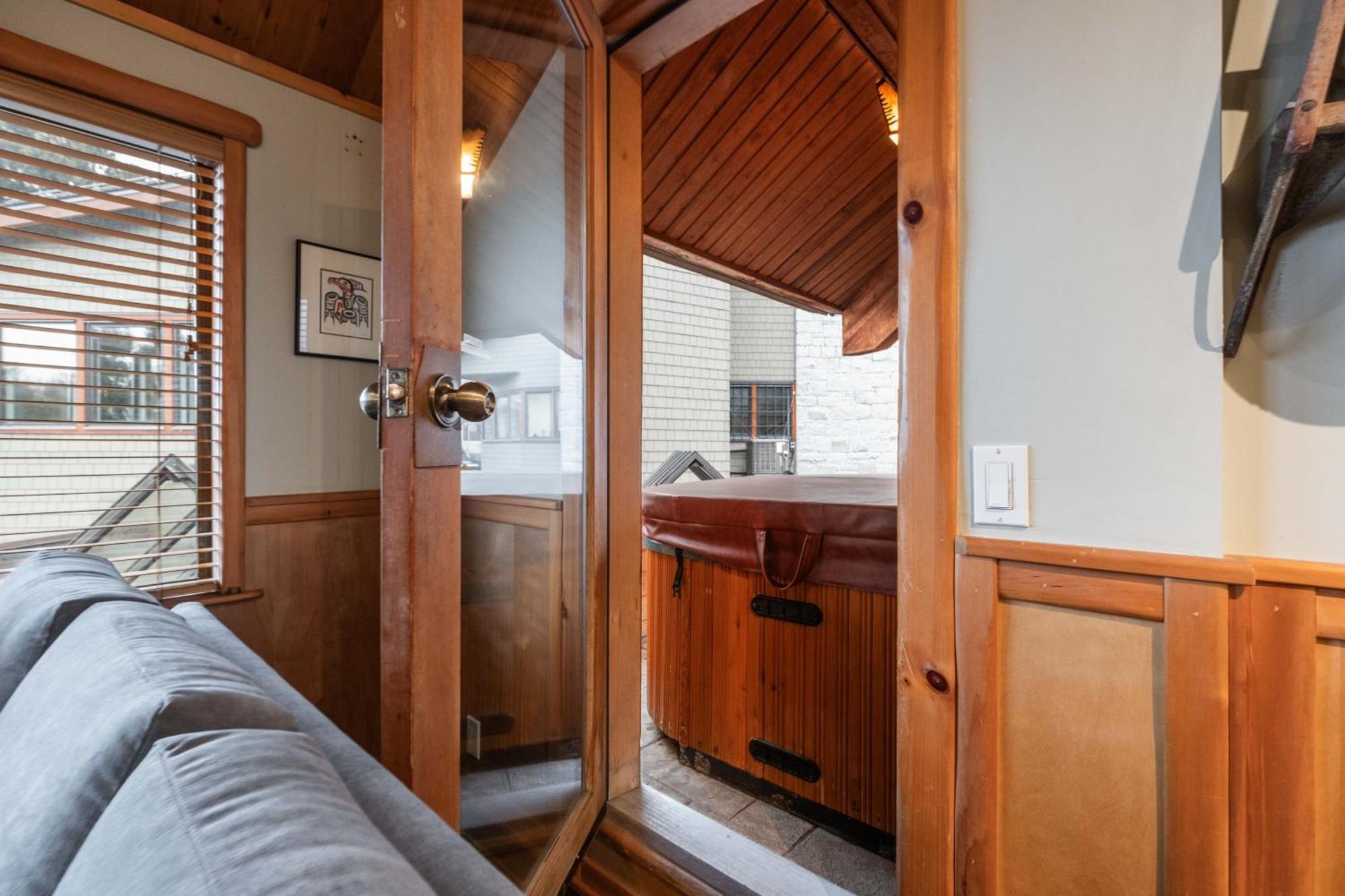 Rainbow By Outpost Whistler Villa Exterior foto