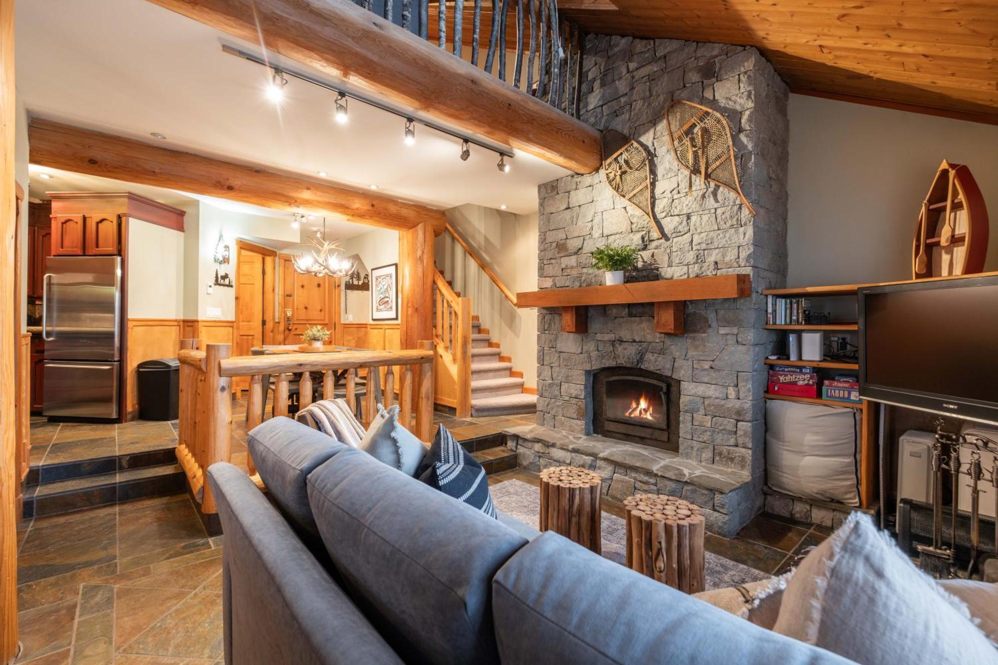 Rainbow By Outpost Whistler Villa Exterior foto