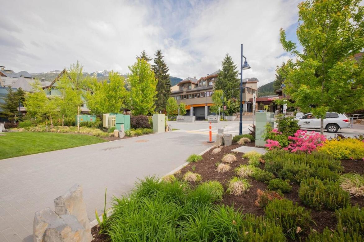Rainbow By Outpost Whistler Villa Exterior foto